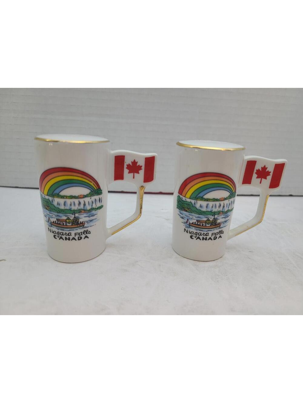 Niagara Falls Canada Vintage Set Of 2 Salt and Pepper Shakers Rainbow & Boat